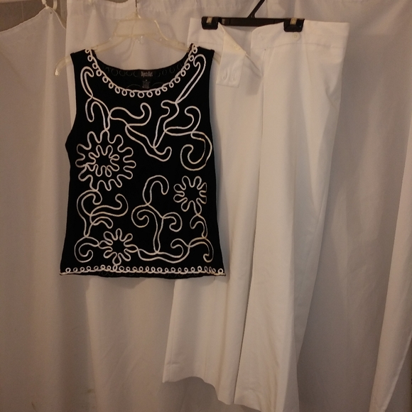 Embroidered Sleeveless Top - Picture 4 of 4